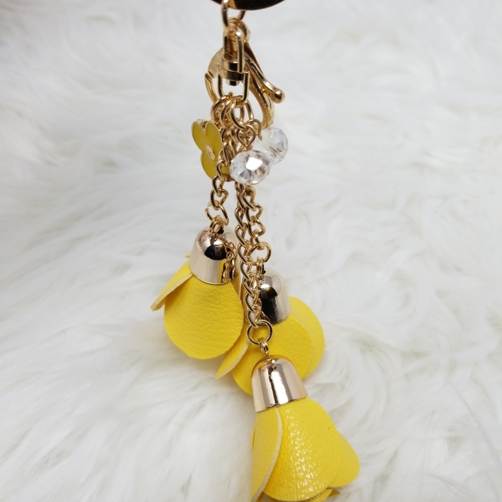 🌻Handmade🌻  Flower Keychain - Picture 2 of 2